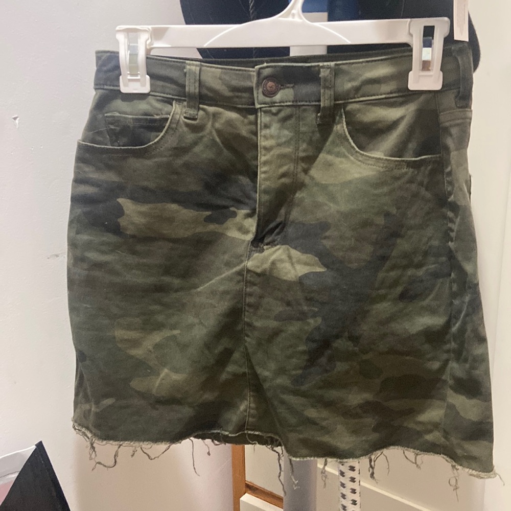 hollister camo skirt